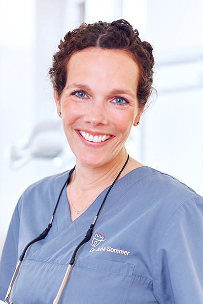 Dr. Julia Sommer
